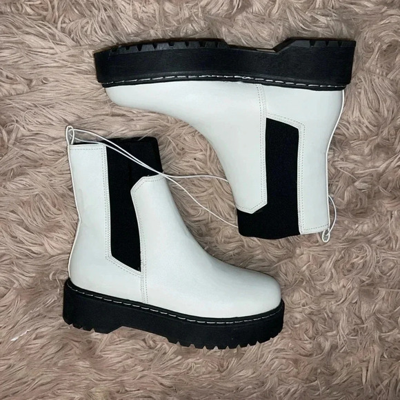 NWT White Chunky Chelsea Boots Size 8.5 - Picture 1 of 5